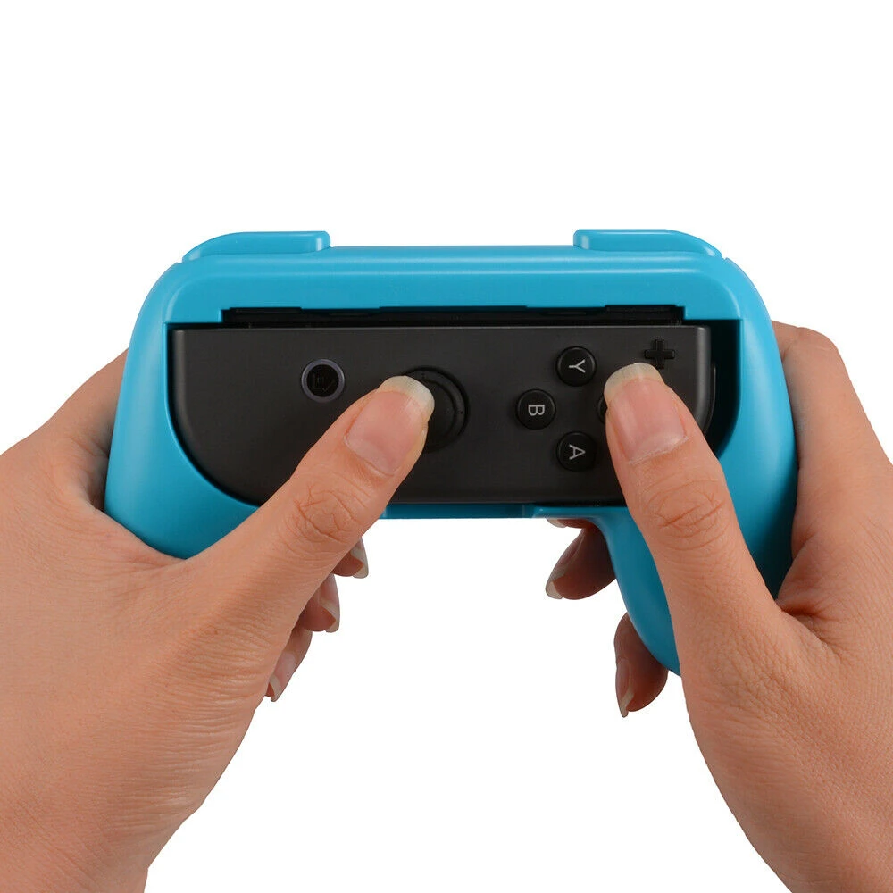 Empuñaduras para Nintendo Switch Joy-Con mostrando combinación de colores rojo y azul