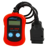 Herramienta de diagnóstico OBD2 KW805 conectada a puerto de coche