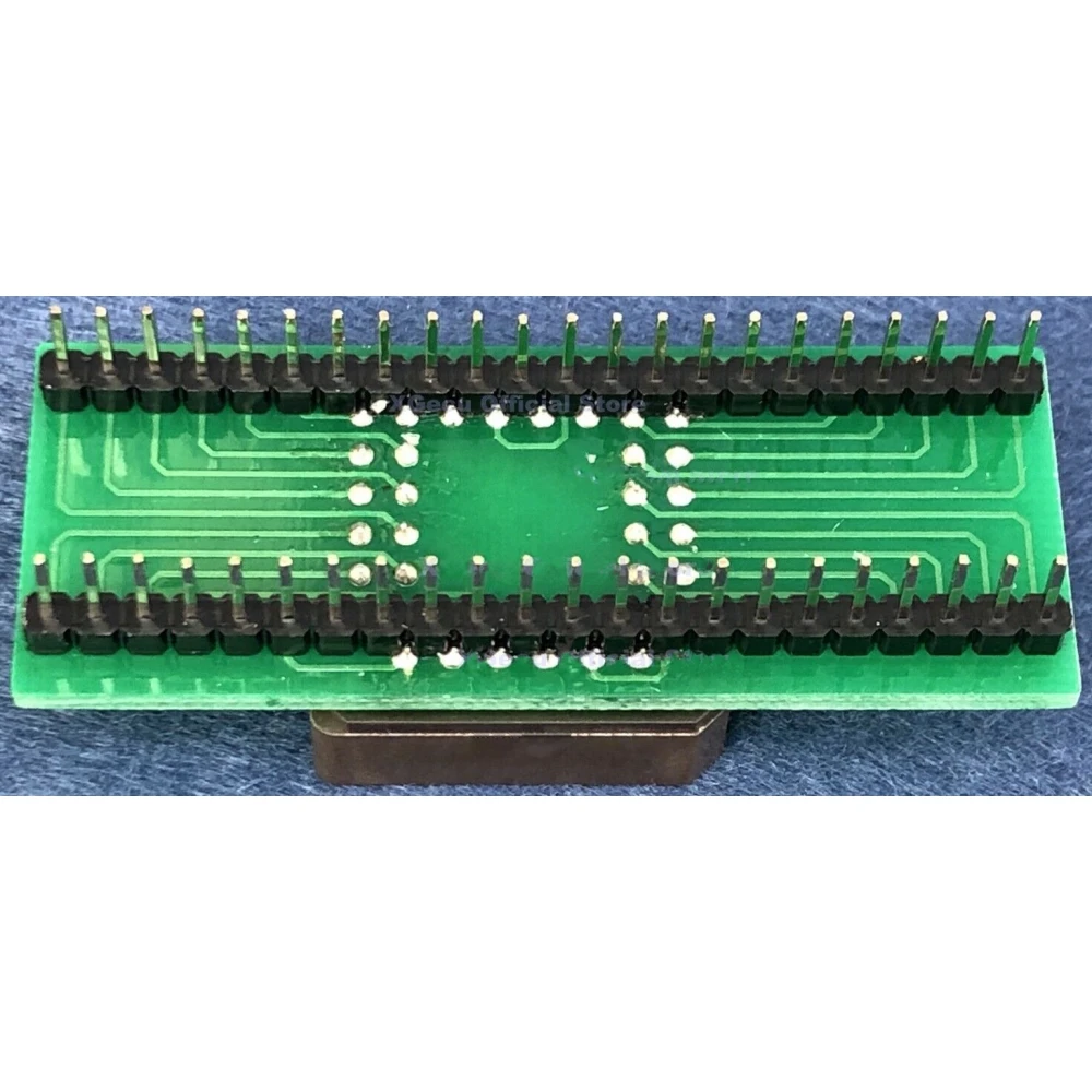 Vista lateral del zócalo programador PLCC44 DIP44 para chips